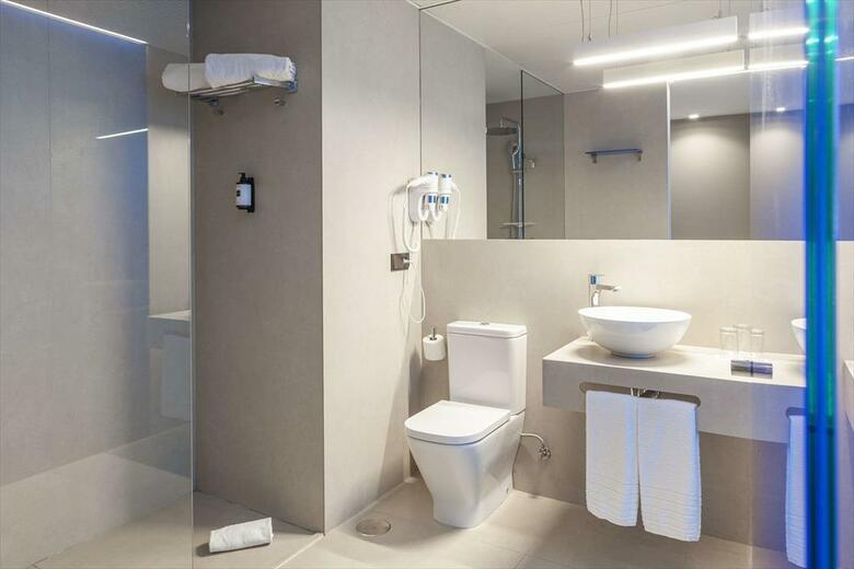 Hotel Macia Sevilla Kubb