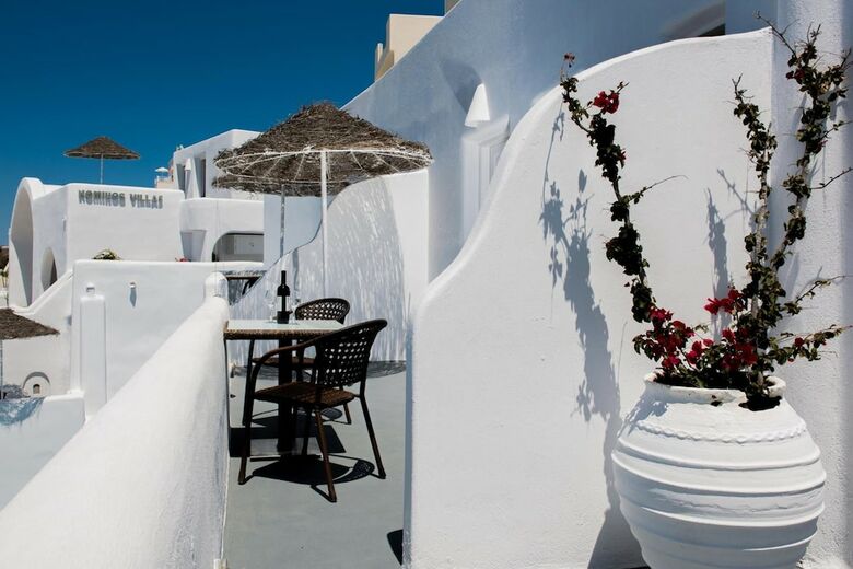 Residencia Nomikos Villas