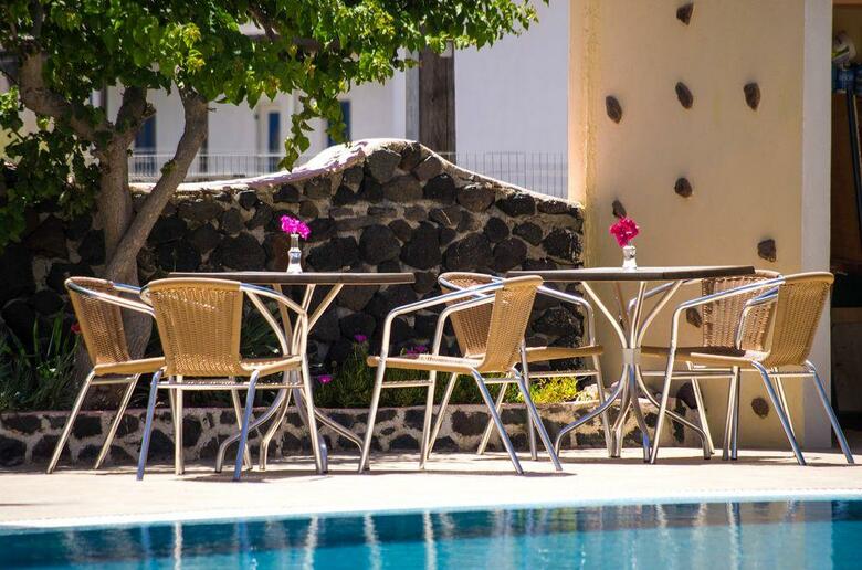 Smaragdi Hotel