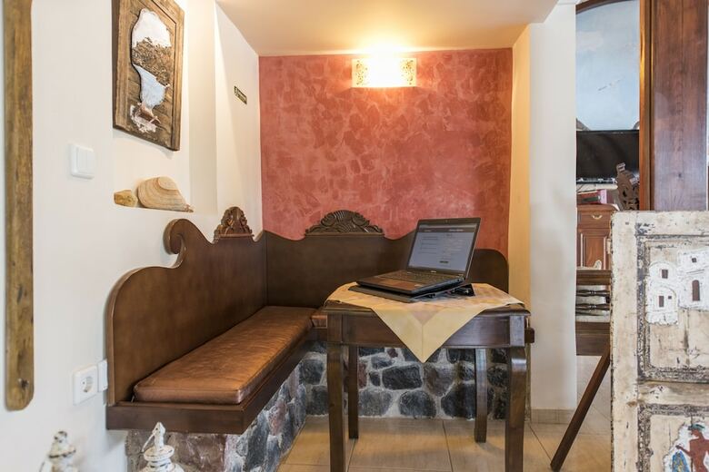 Smaragdi Hotel