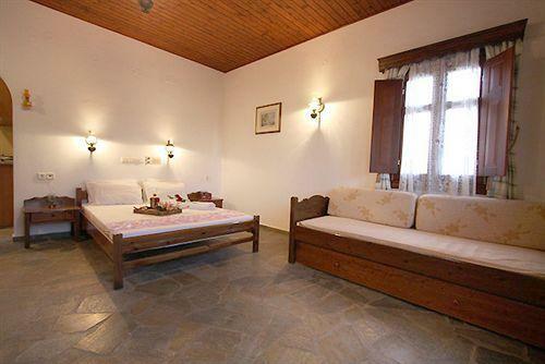 Smaragdi Hotel