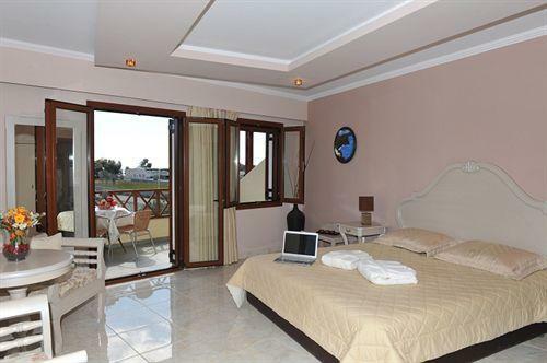 Smaragdi Hotel