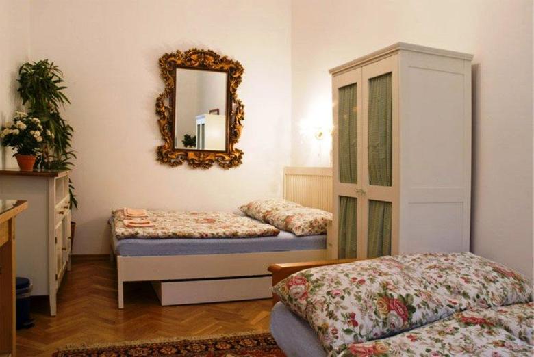 Alice Apartment House