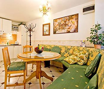 Alice Apartment House