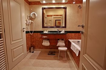 Hotel Carlsbad Plaza