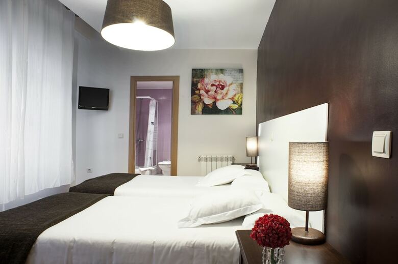 Hostal THC Gran Via Hostel