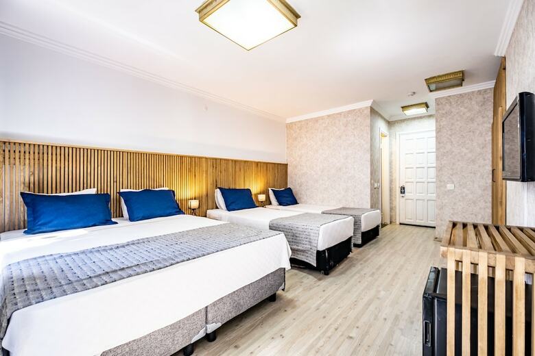 Red Lion Hotel