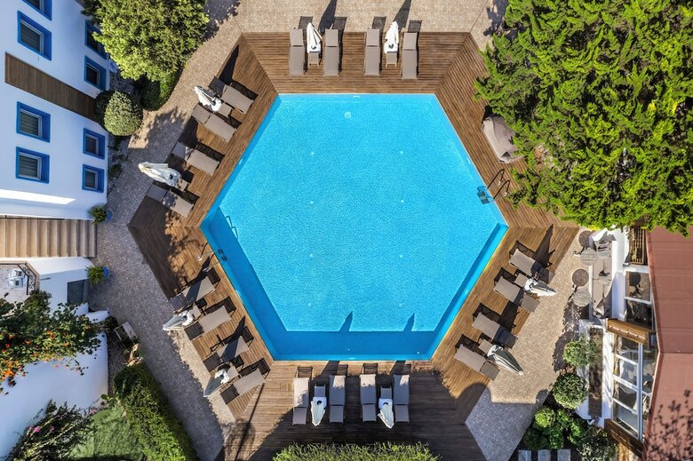 Red Lion Hotel