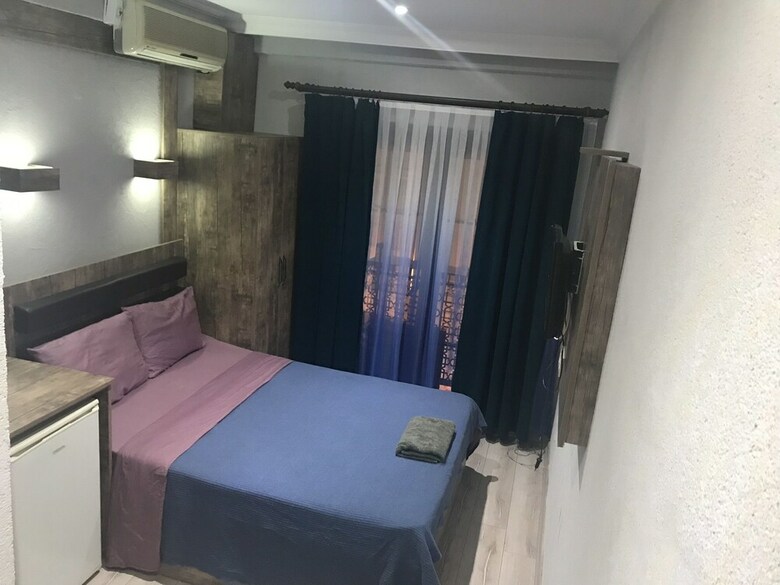 Ast Hotel
