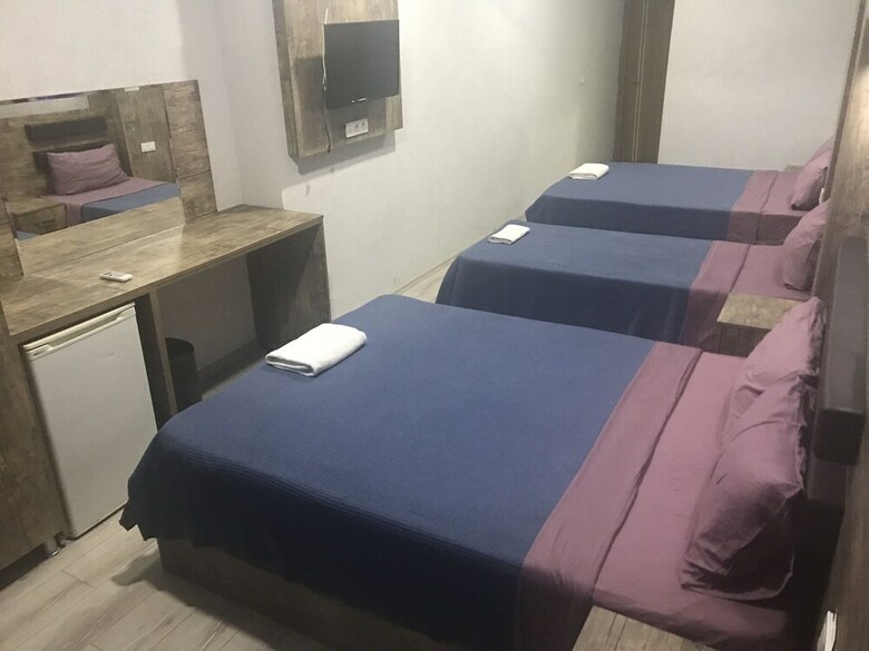 Ast Hotel