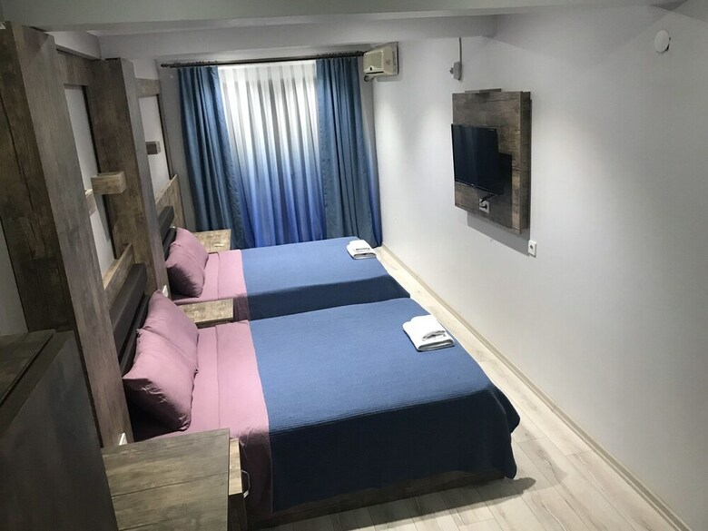 Ast Hotel