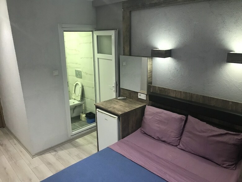 Ast Hotel