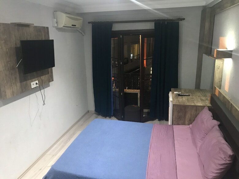 Ast Hotel