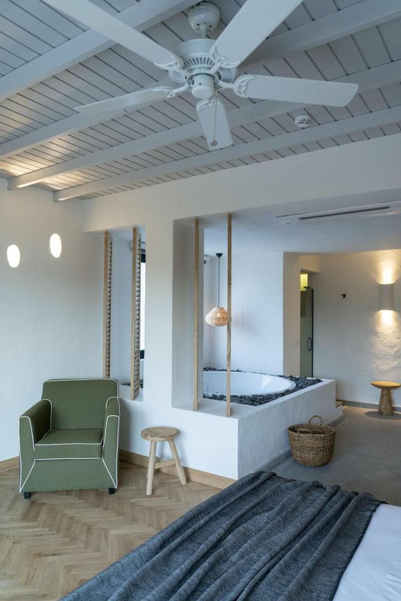 Yacht Boutique Hotel