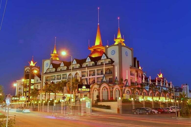 Hotel Side Crown Palace