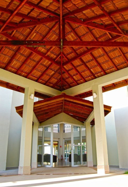 Tau� Hotel & Convention