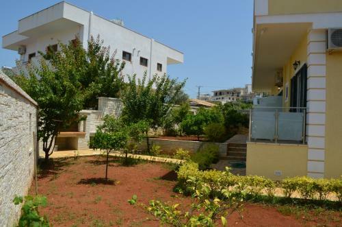 Ria's Apartments