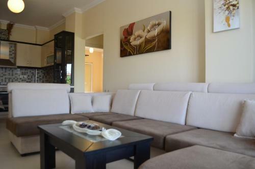 Ria's Apartments