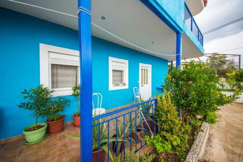 Hostal Villa Blue Drymades
