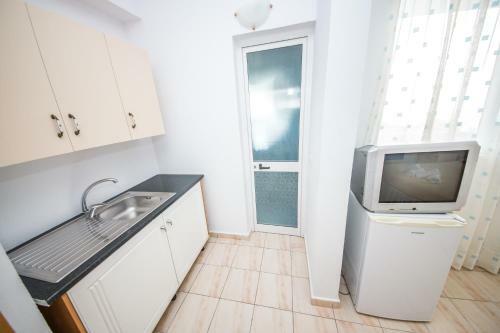 Hostal Villa Blue Drymades