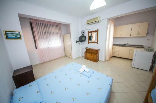 Hostal Villa Blue Drymades