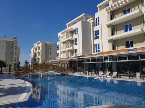 Flori Beach Apartment Radhime