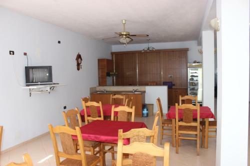 Hostal Haka Guesthouse