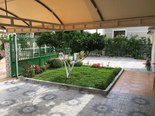 Tafil Buzi Apartments