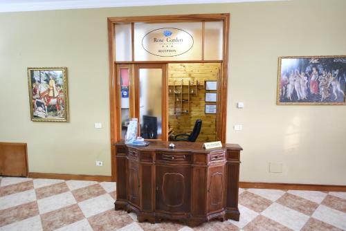 Rose Garden Hotel