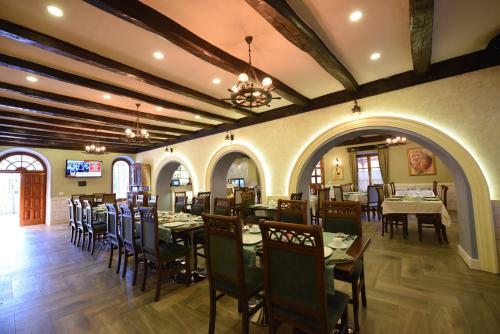 Rose Garden Hotel