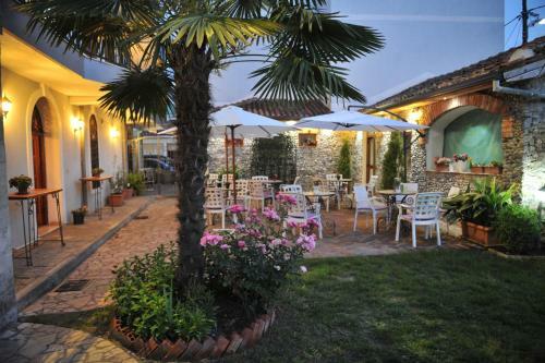 Rose Garden Hotel