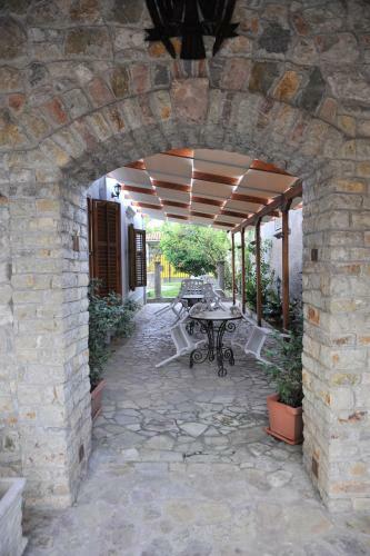 Rose Garden Hotel