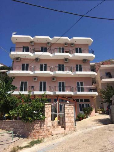 Hostal Duka Rooms