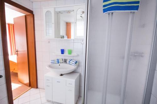 Apartamentos Haus-karin-ferienwohnung-1