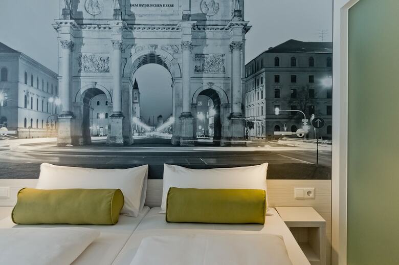 Hotel Super 8 By Wyndham Munich City West