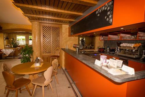 Hostal Hotel Cortina
