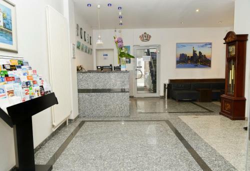 Crown Hotel