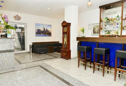 Crown Hotel