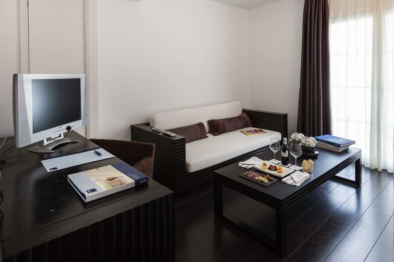 Hotel Occidental Santa Cruz Contempor�neo