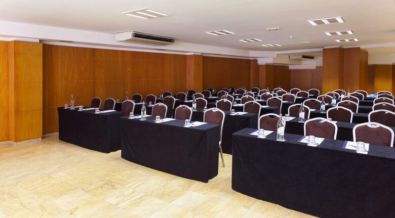 Hotel Occidental Santa Cruz Contempor�neo