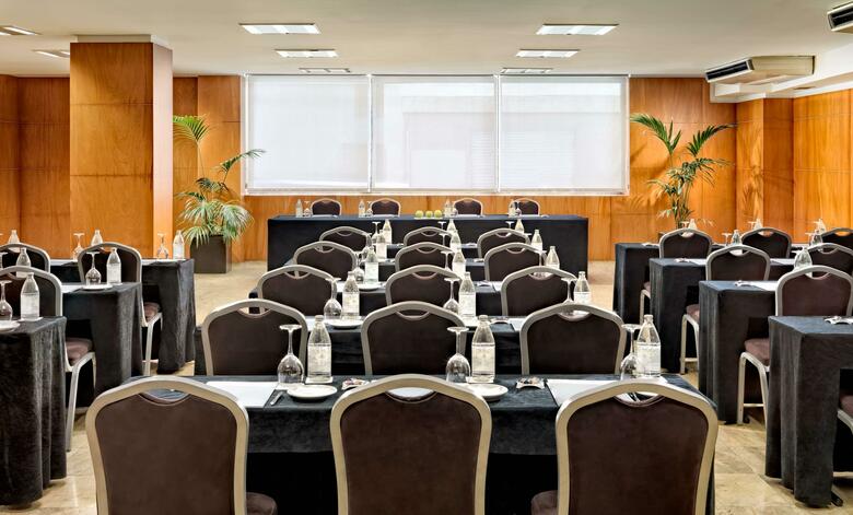 Hotel Occidental Santa Cruz Contempor�neo