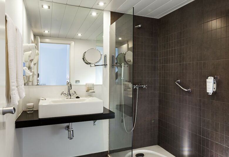 Hotel Occidental Santa Cruz Contempor�neo