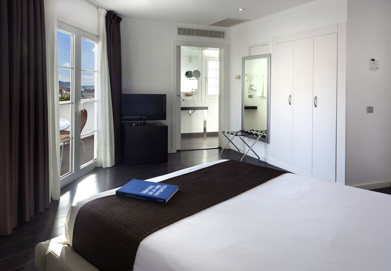 Hotel Occidental Santa Cruz Contempor�neo