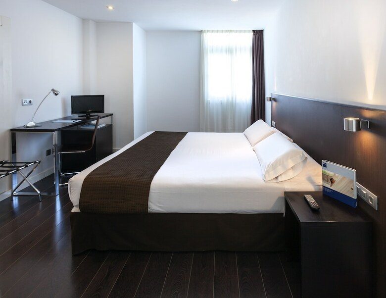 Hotel Occidental Santa Cruz Contempor�neo