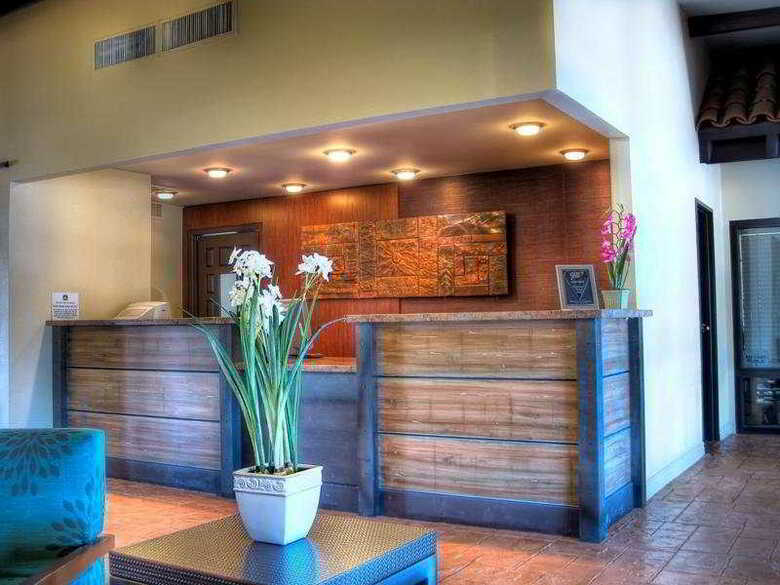 Hotel Dobson Ranch Inn And Resort