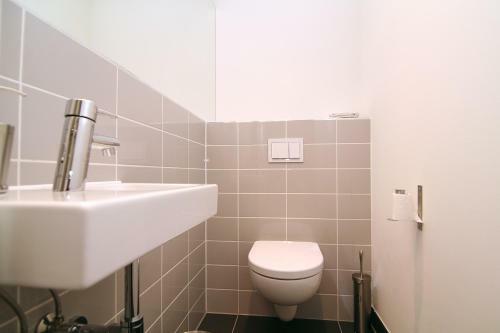 Holiday At Alexanderplatz Apartments