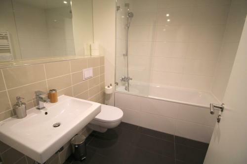 Holiday At Alexanderplatz Apartments