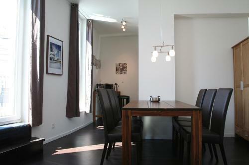 Holiday At Alexanderplatz Apartments