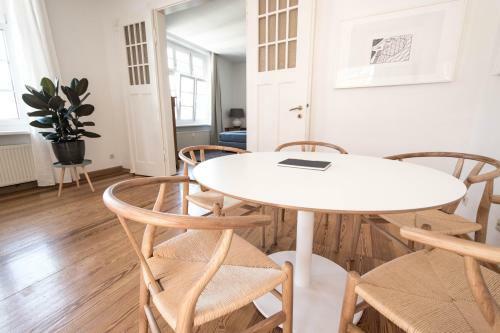 Apartamento Modern Design Im Klassischem Altbau