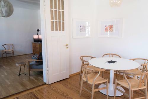 Apartamento Modern Design Im Klassischem Altbau